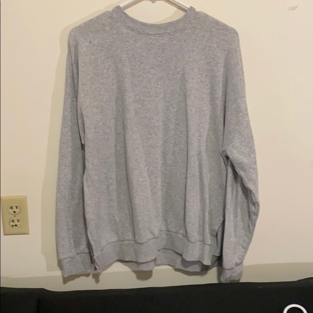 Grey sweatshirt